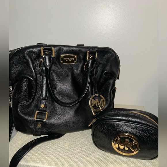 Michael Kors purse and makeup bag - Picture 3 of 5
